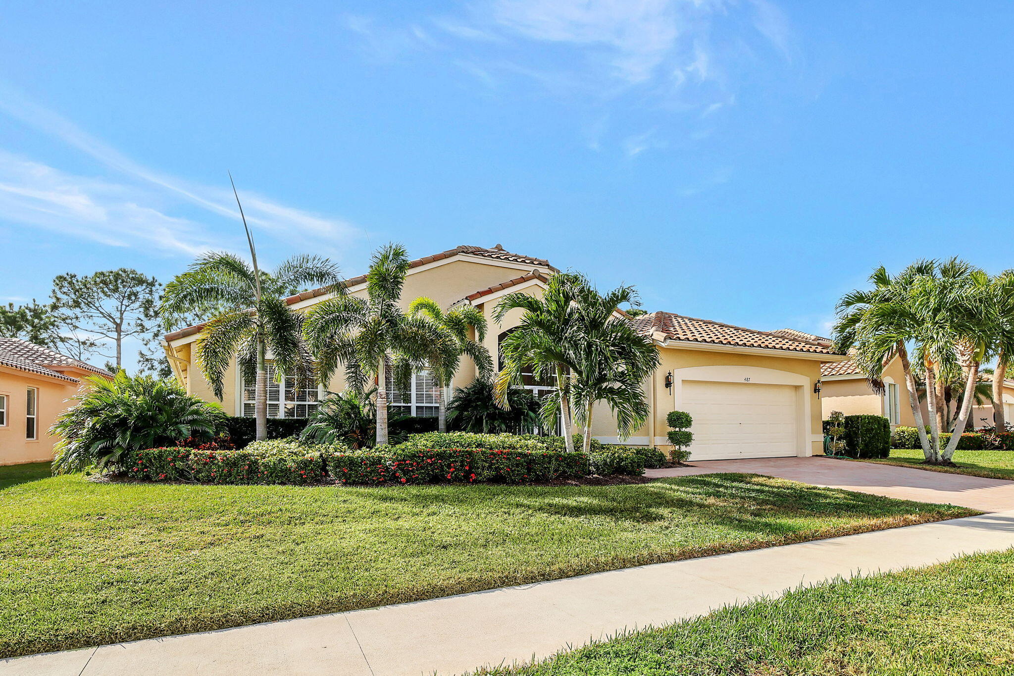 487 NW Blue Lake Drive