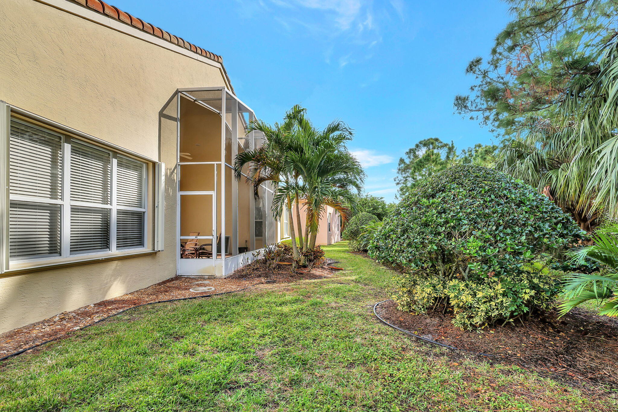 487 NW Blue Lake Drive
