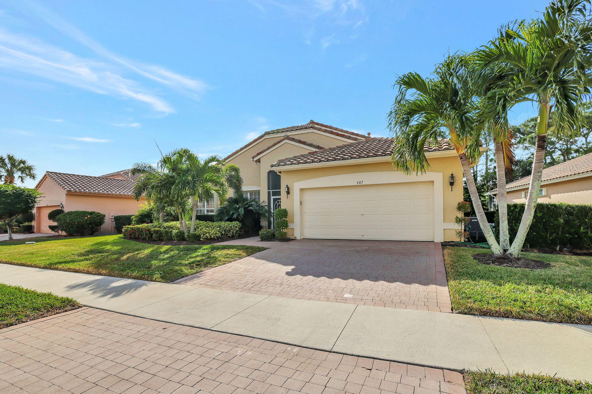 487 NW Blue Lake Drive