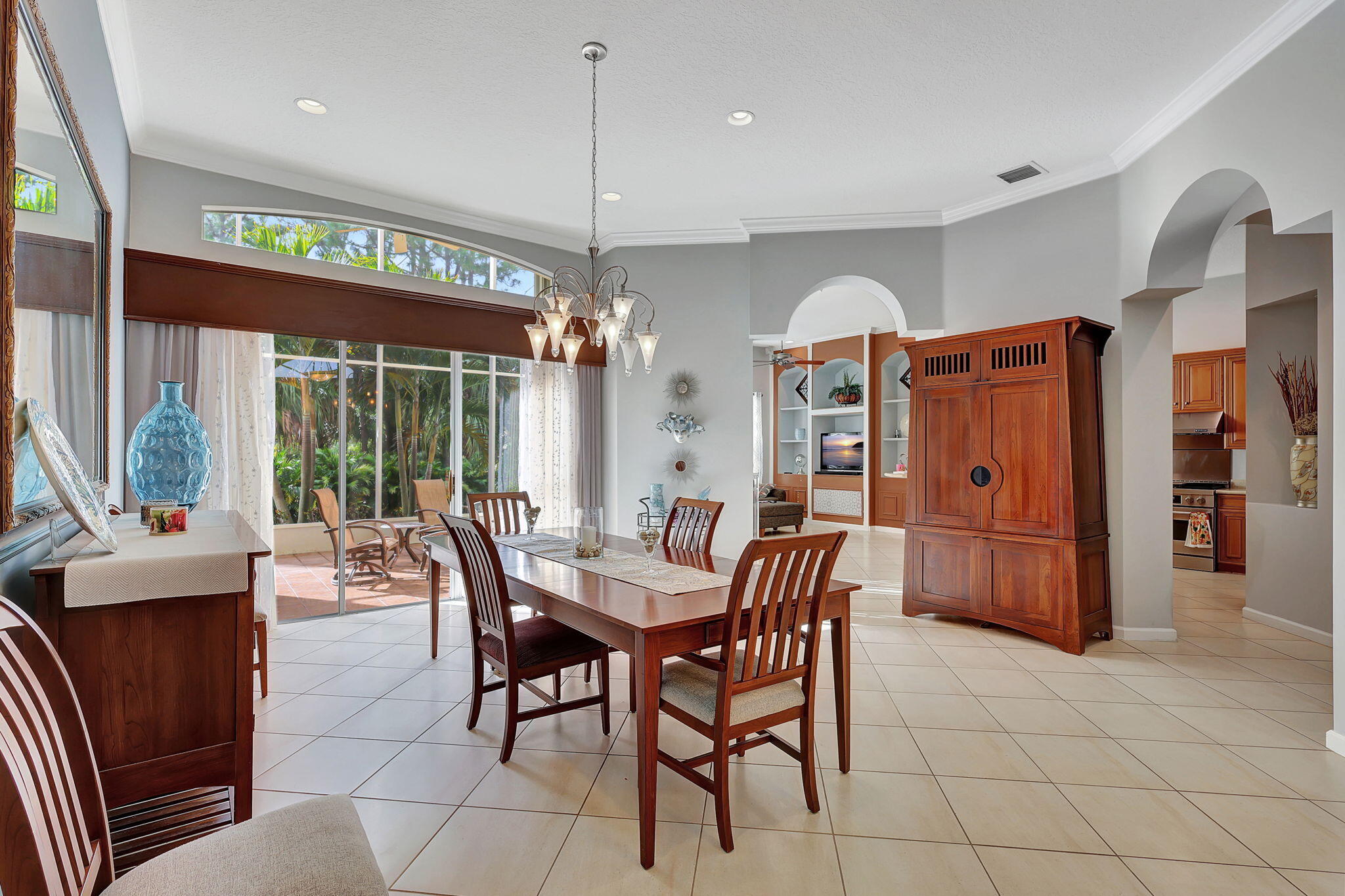 487 NW Blue Lake Drive