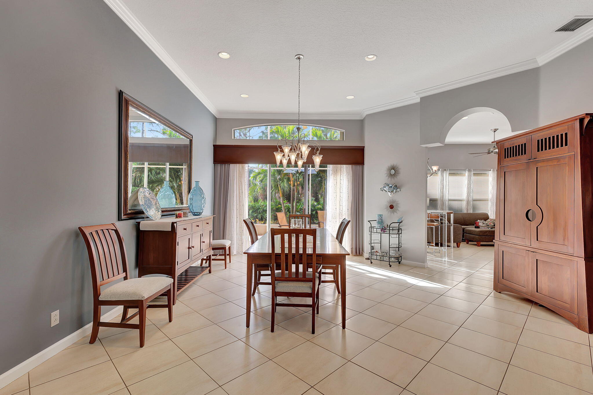 487 NW Blue Lake Drive