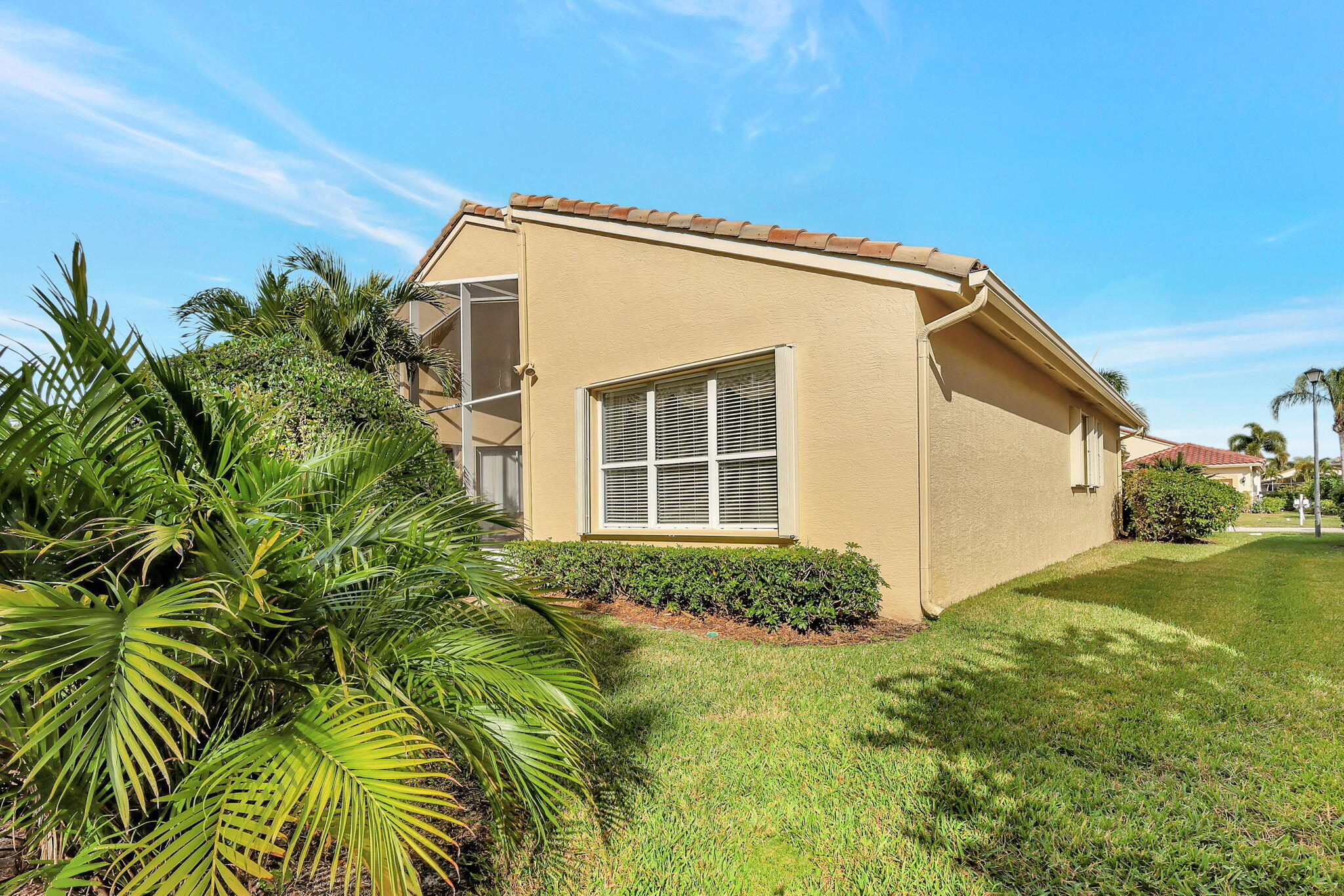 487 NW Blue Lake Drive
