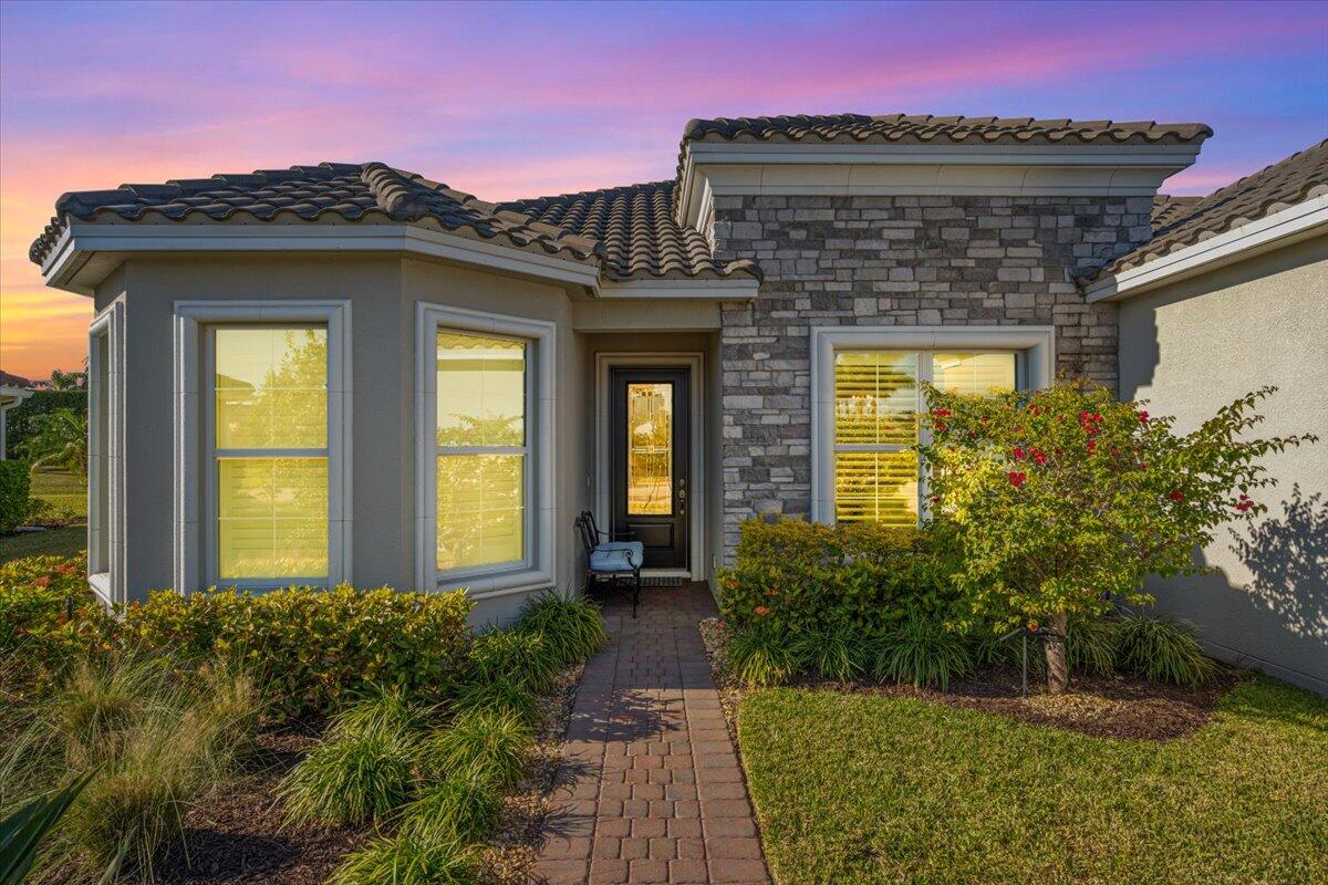 10048 SW Red Oak Court