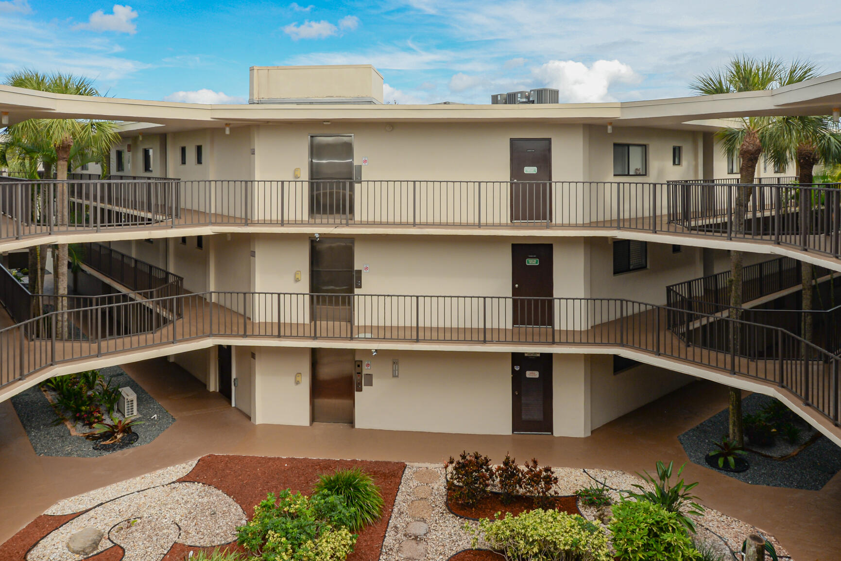 5100 Las Verdes Circle 307