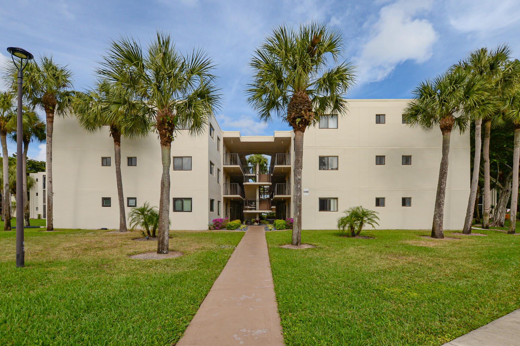 5100 Las Verdes Circle 307