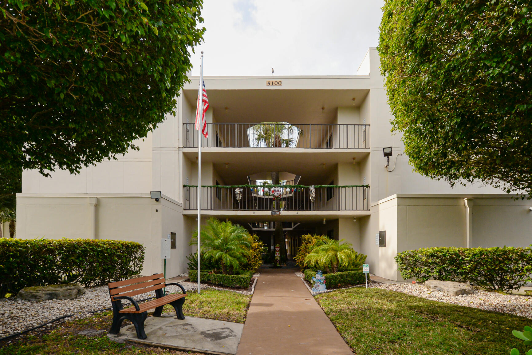 5100 Las Verdes Circle 307
