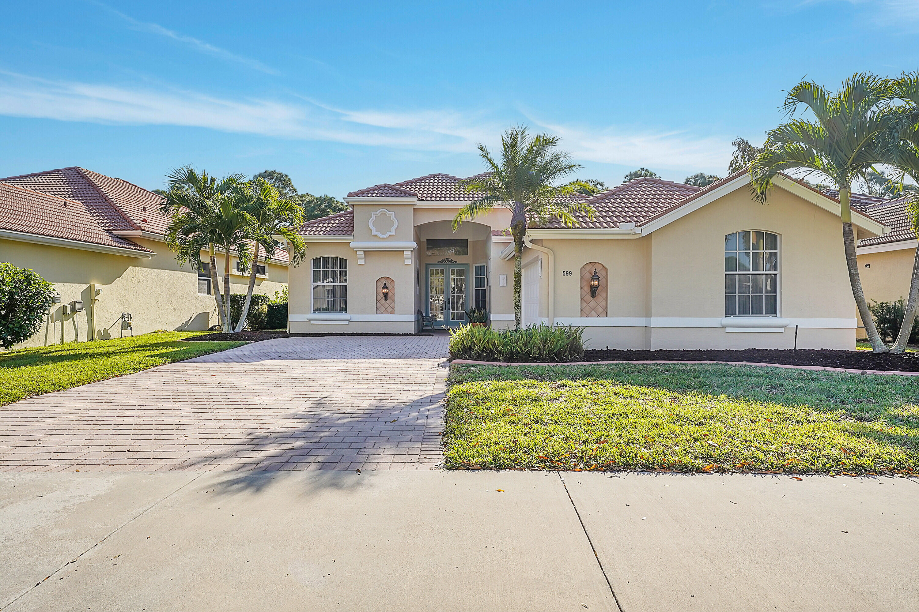 599 SW Lake Charles Circle