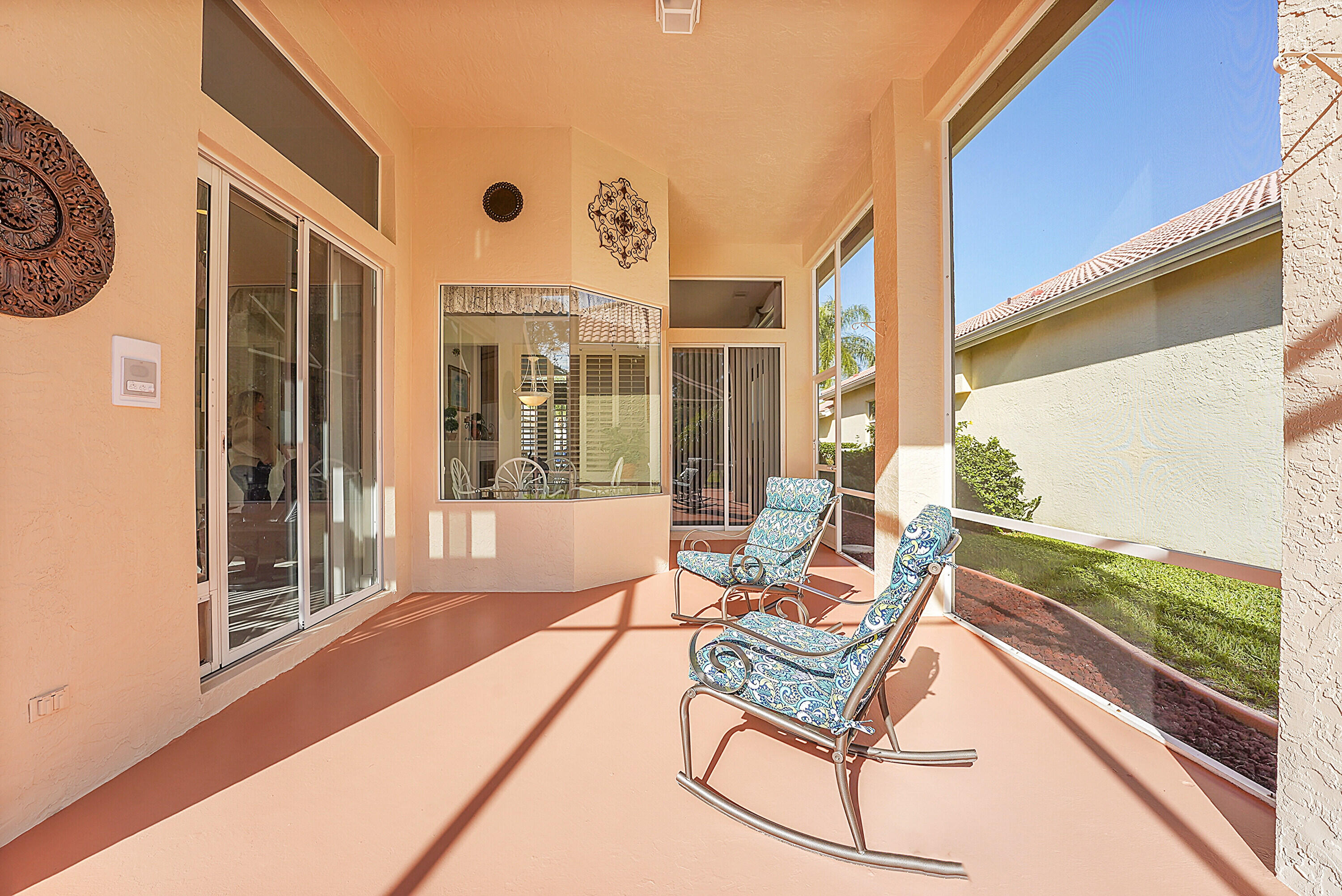 599 SW Lake Charles Circle