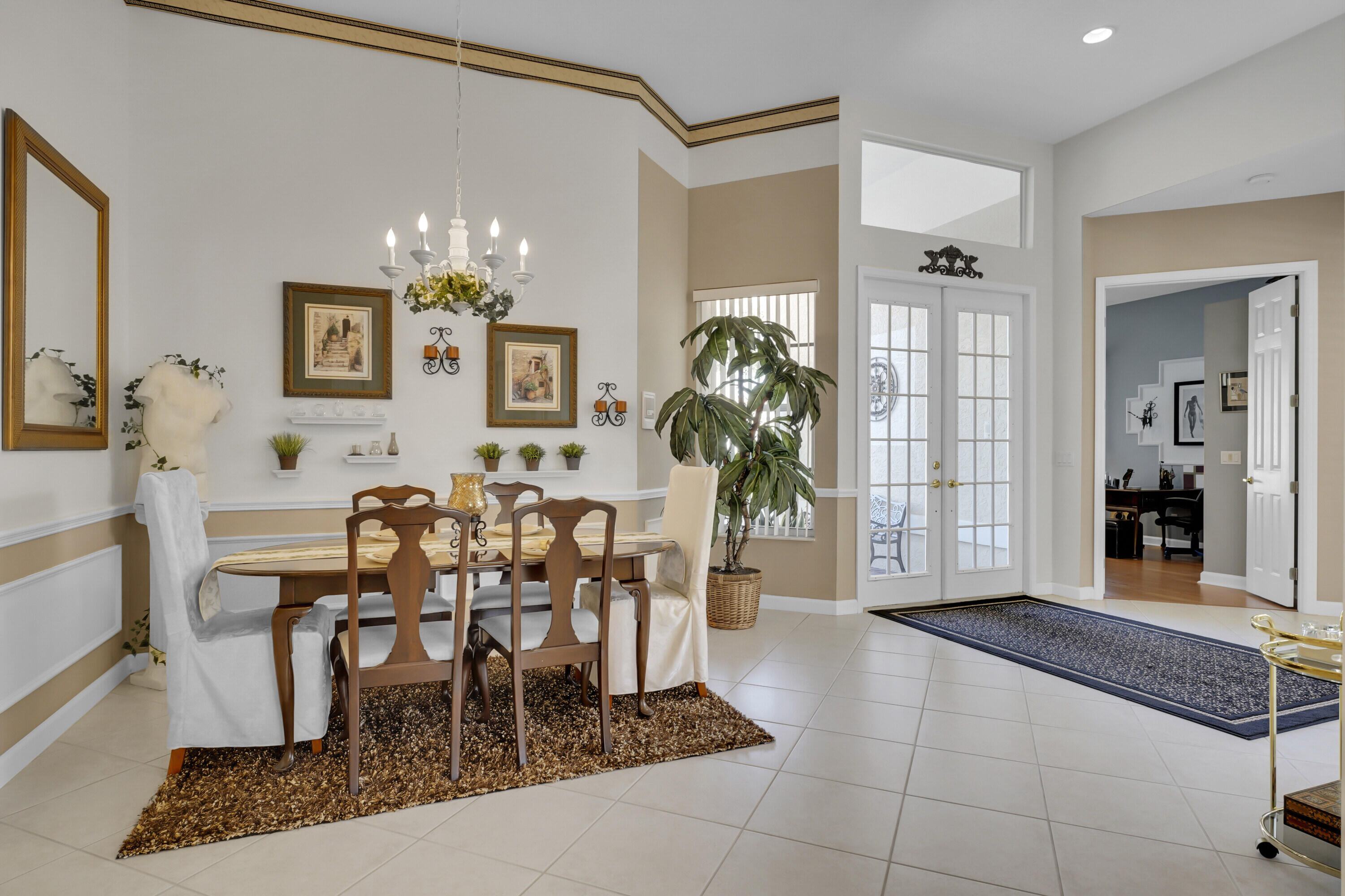 599 SW Lake Charles Circle