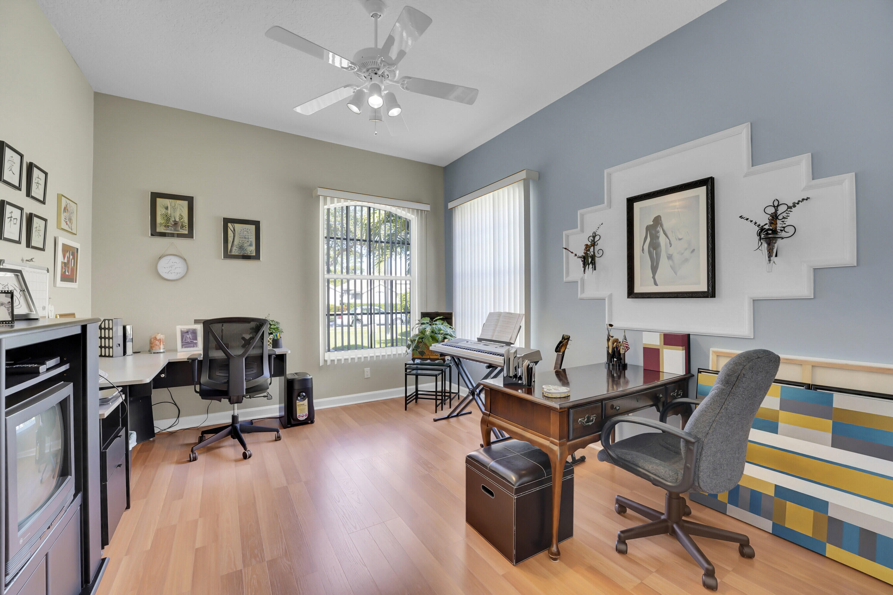 599 SW Lake Charles Circle