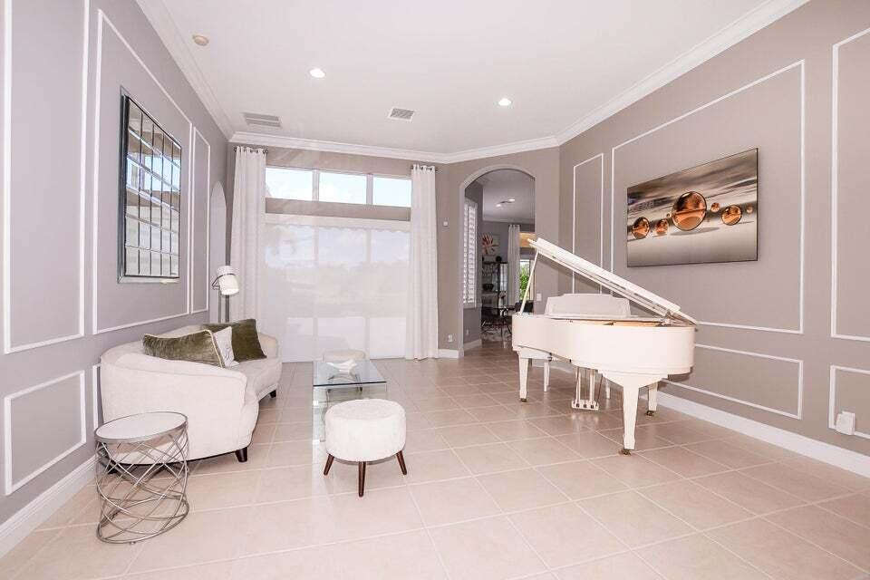 9895 SW Nuova Way