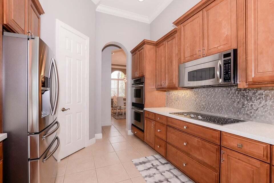 9895 SW Nuova Way