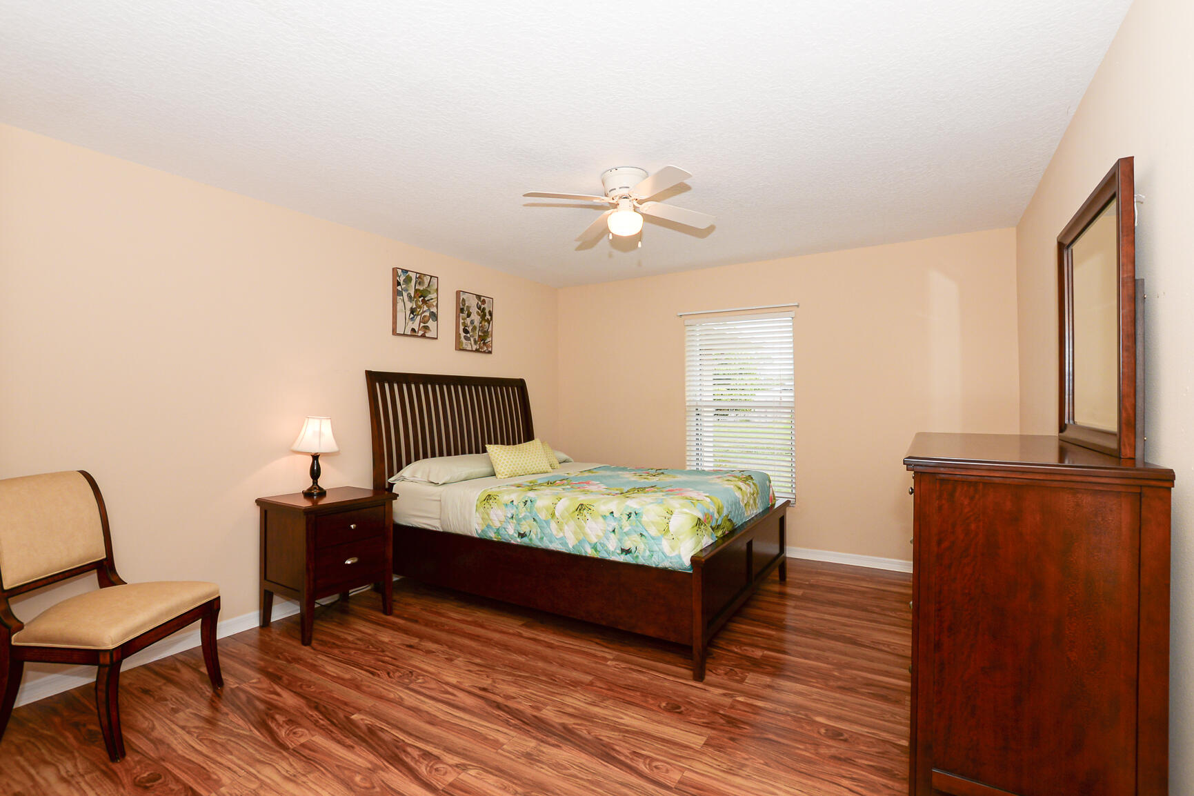 335 NW Marion Avenue