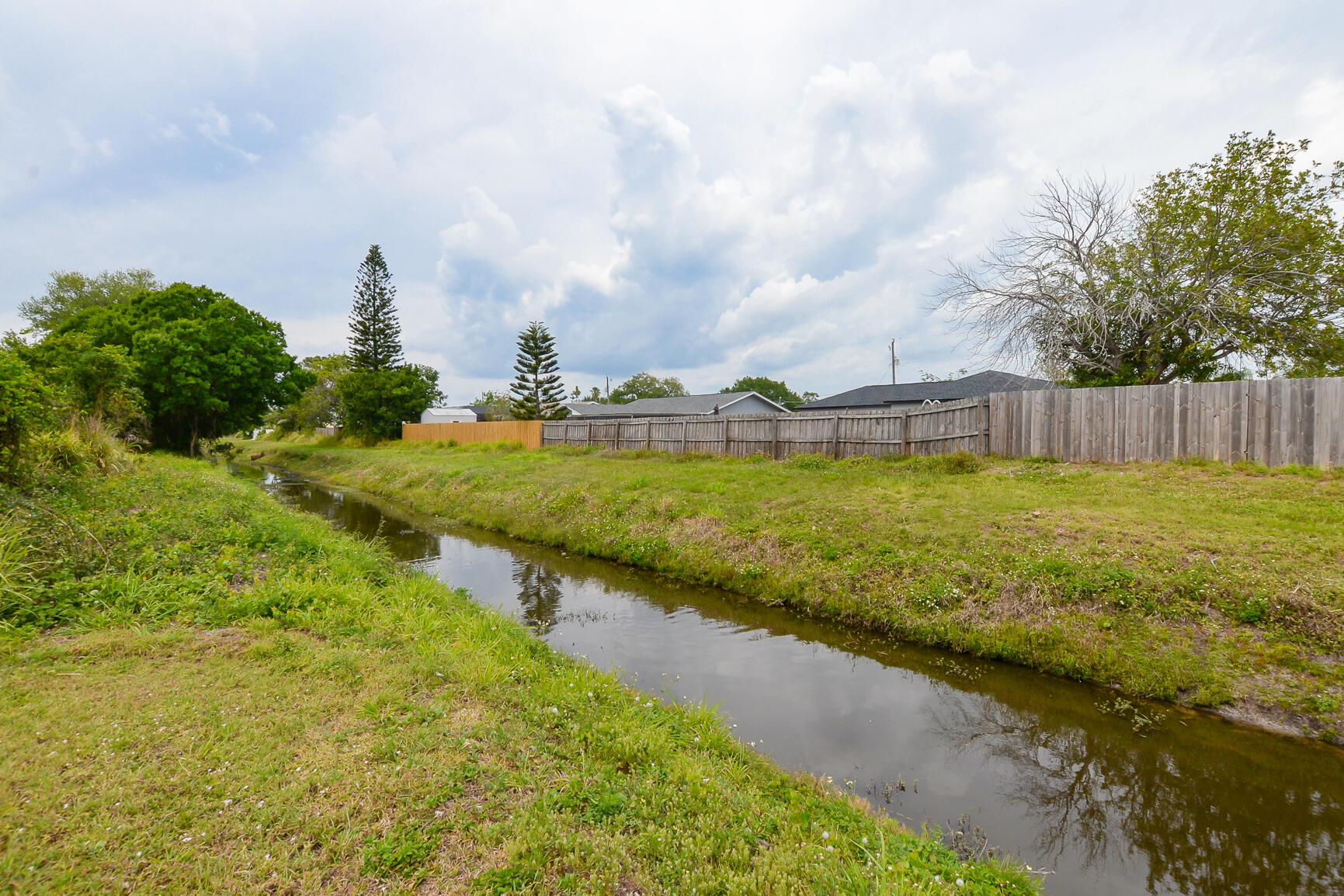 335 NW Marion Avenue