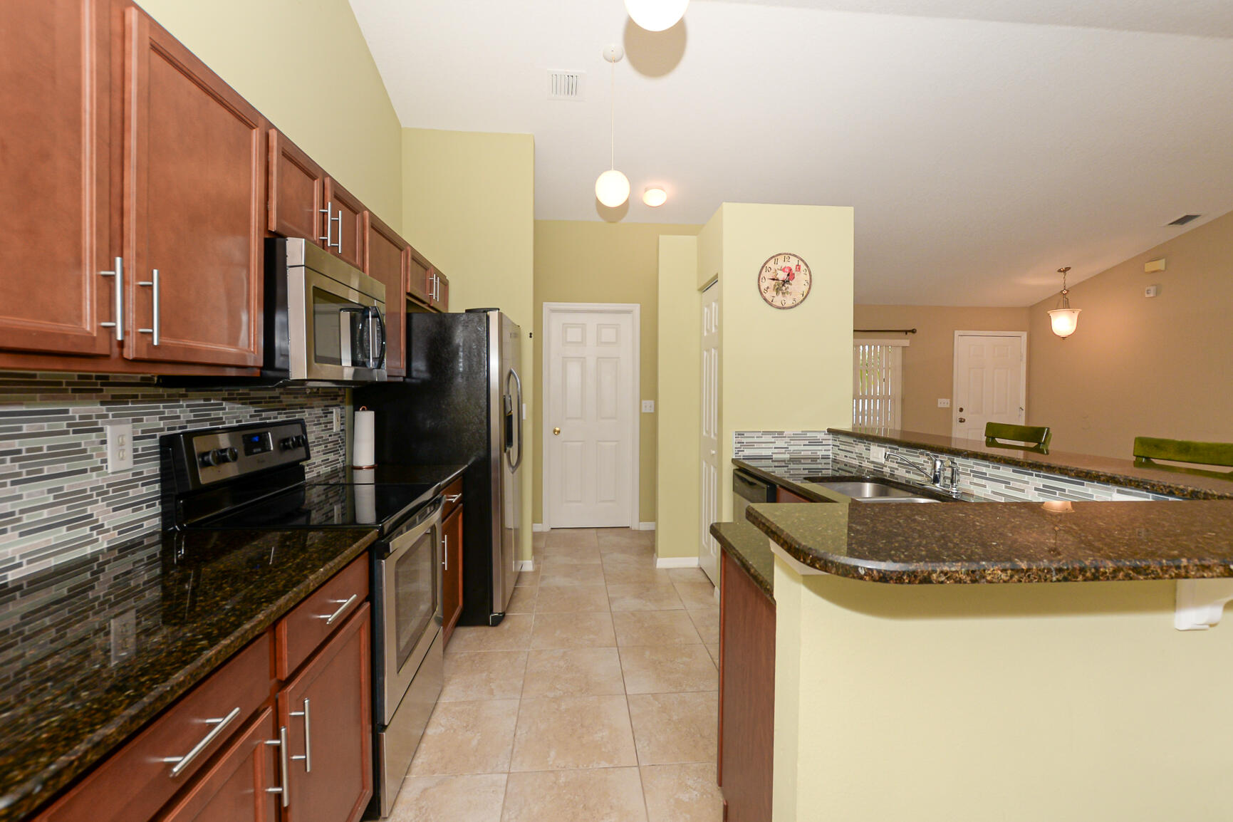 335 NW Marion Avenue