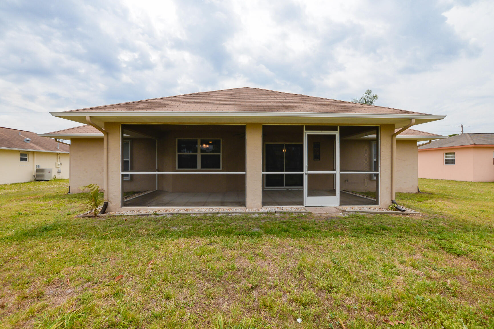 335 NW Marion Avenue