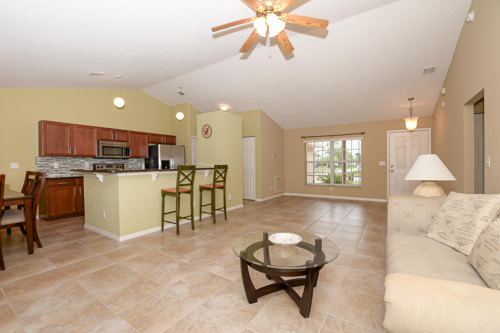 335 NW Marion Avenue