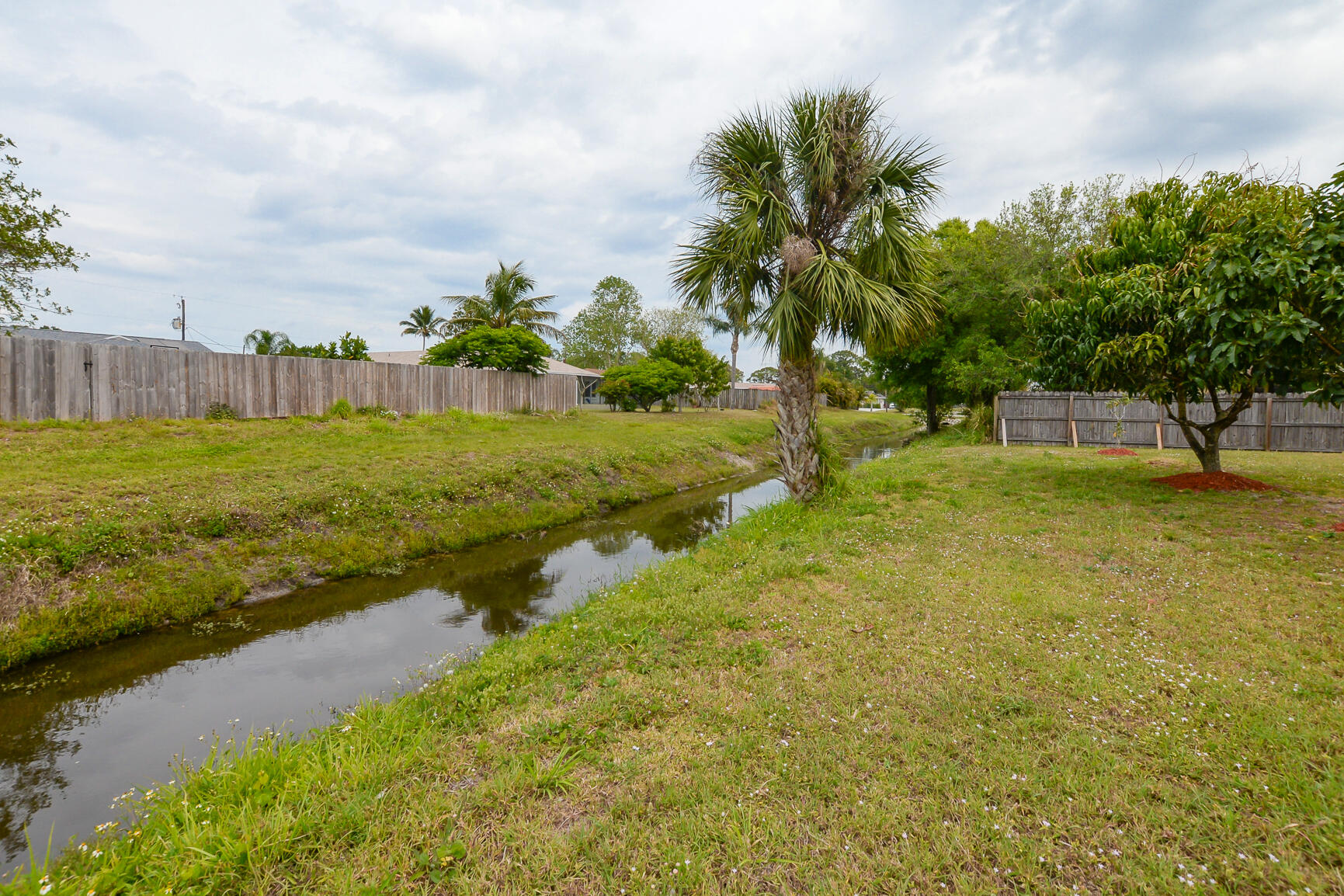 335 NW Marion Avenue