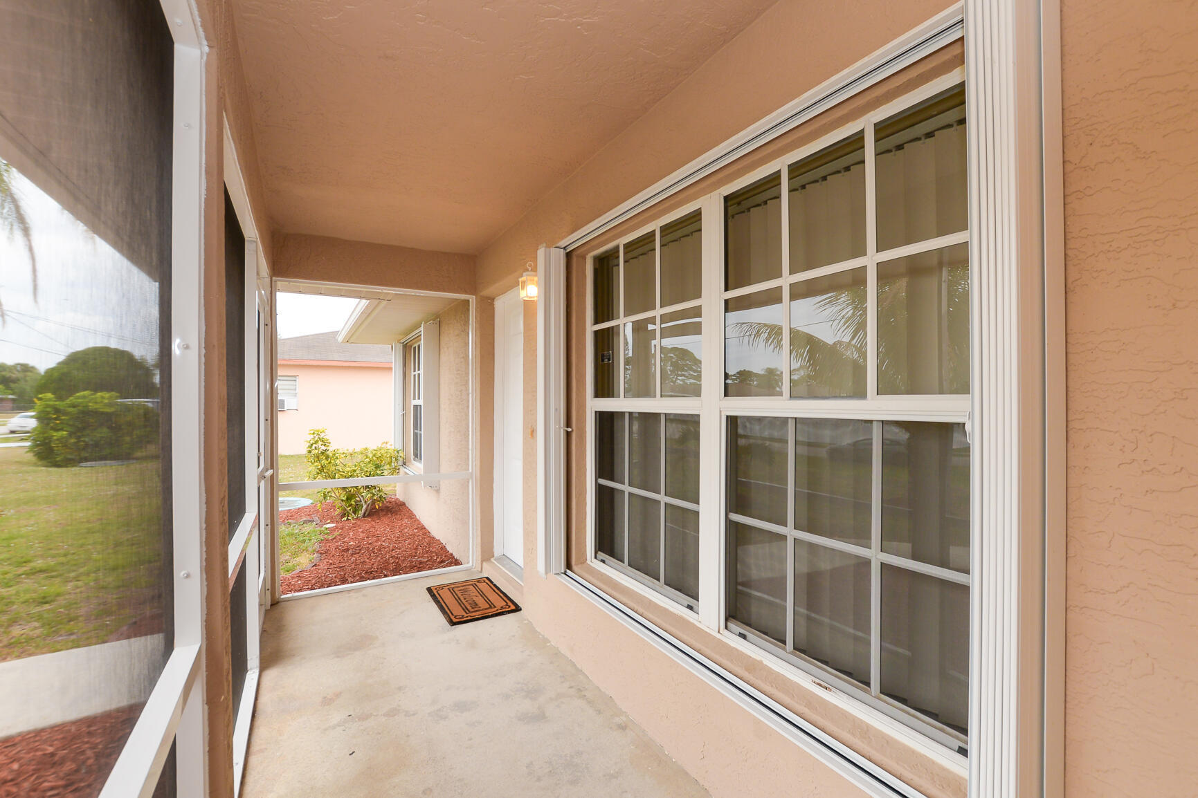 335 NW Marion Avenue