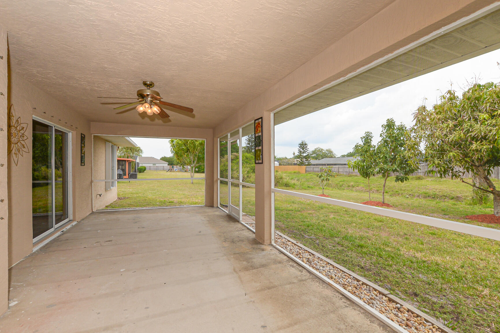 335 NW Marion Avenue