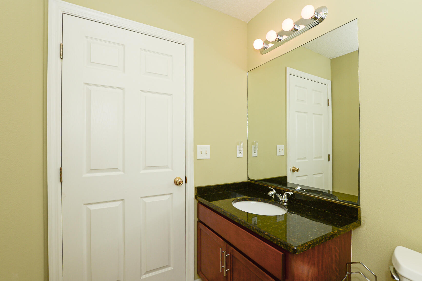 335 NW Marion Avenue