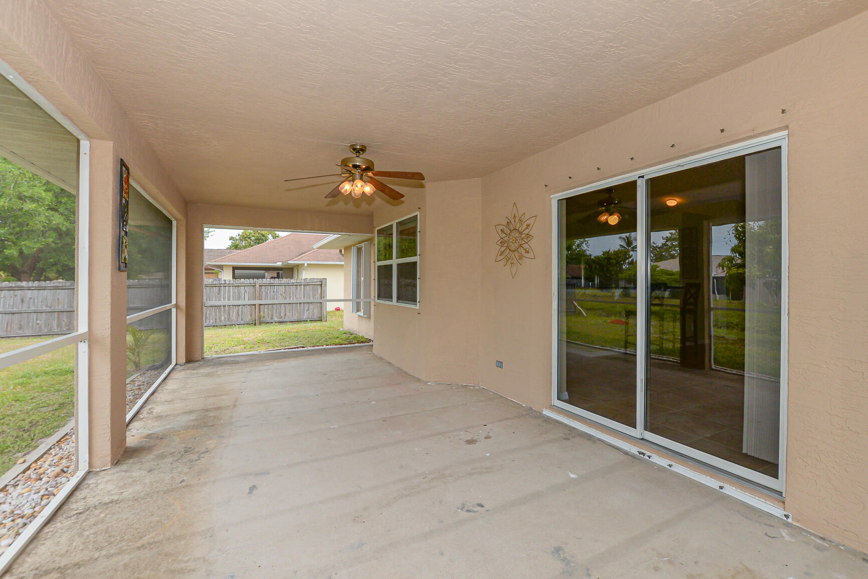 335 NW Marion Avenue