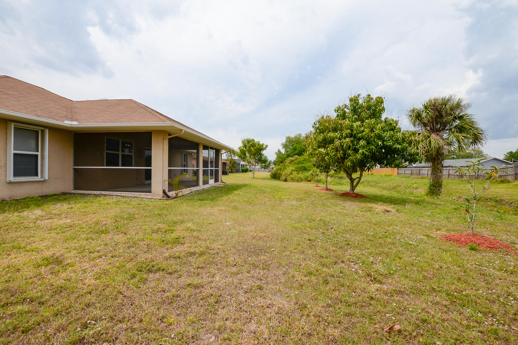 335 NW Marion Avenue