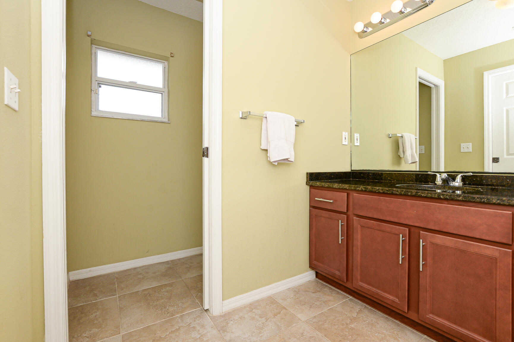 335 NW Marion Avenue