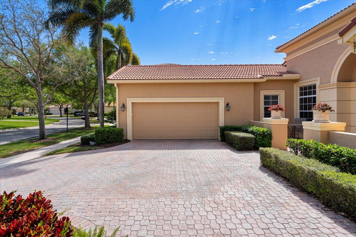 9925 SW Nuova Way
