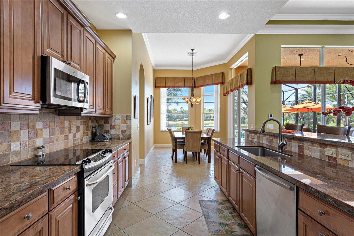 9925 SW Nuova Way