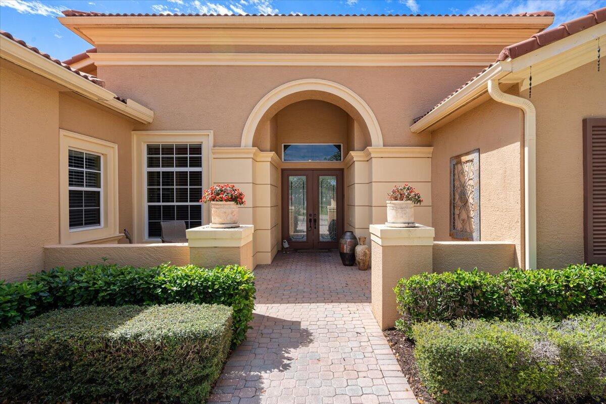 9925 SW Nuova Way