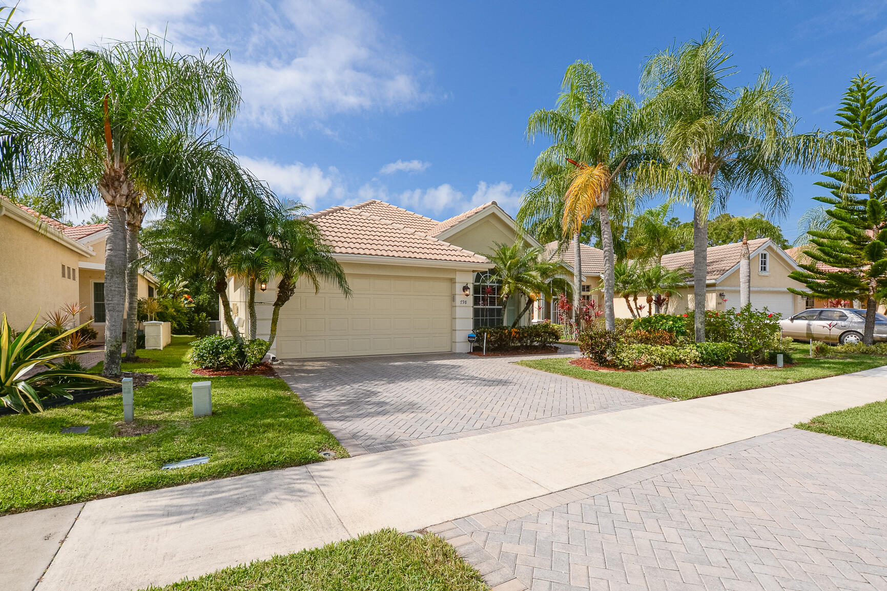 798 SW Munjack Circle