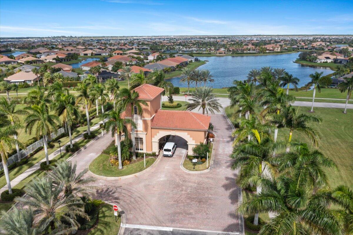 10017 SW Oak Tree Circle