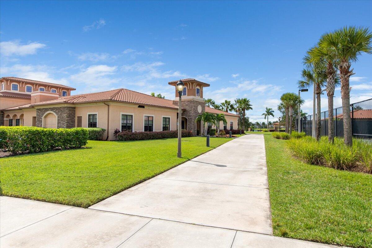 10017 SW Oak Tree Circle