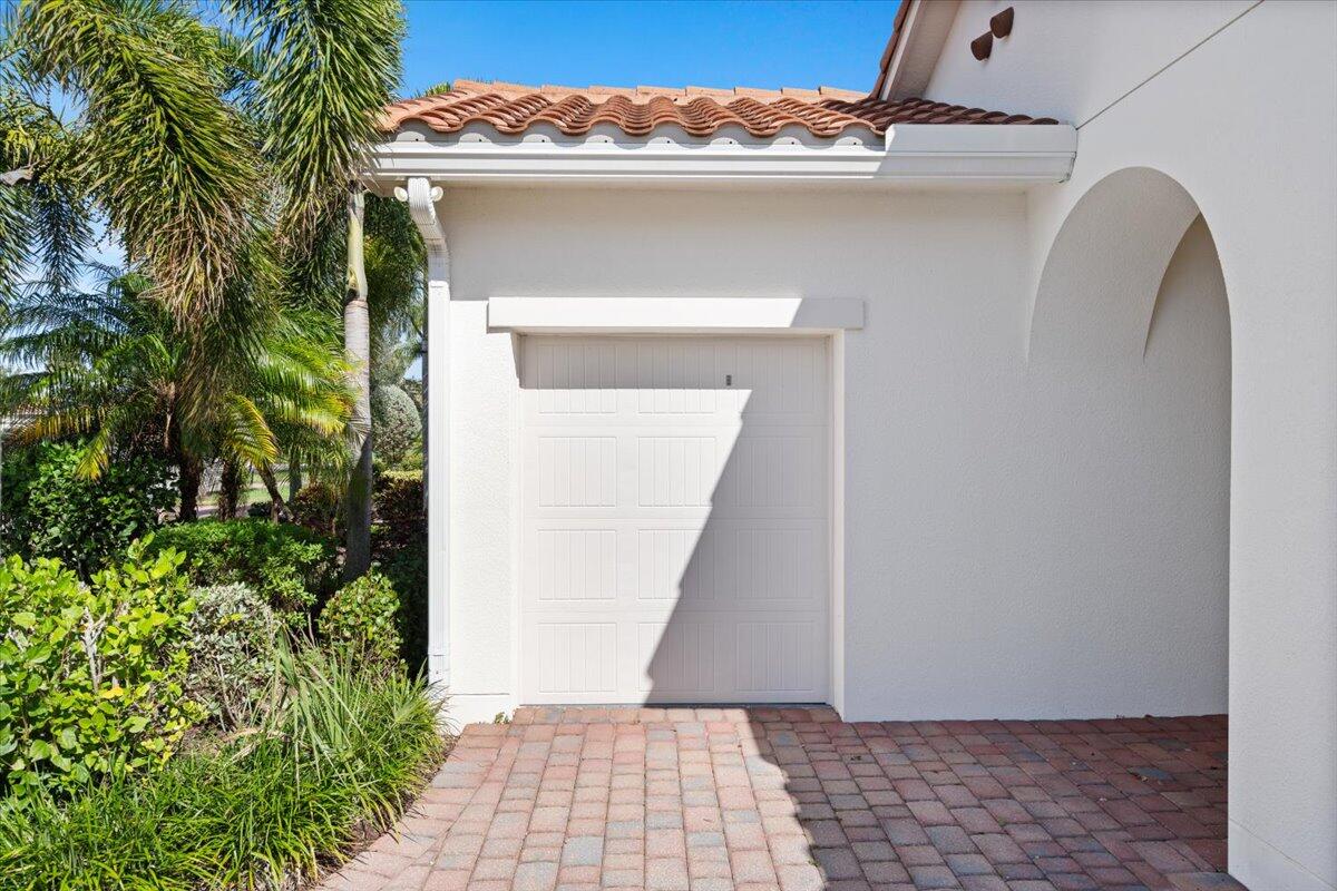 10017 SW Oak Tree Circle