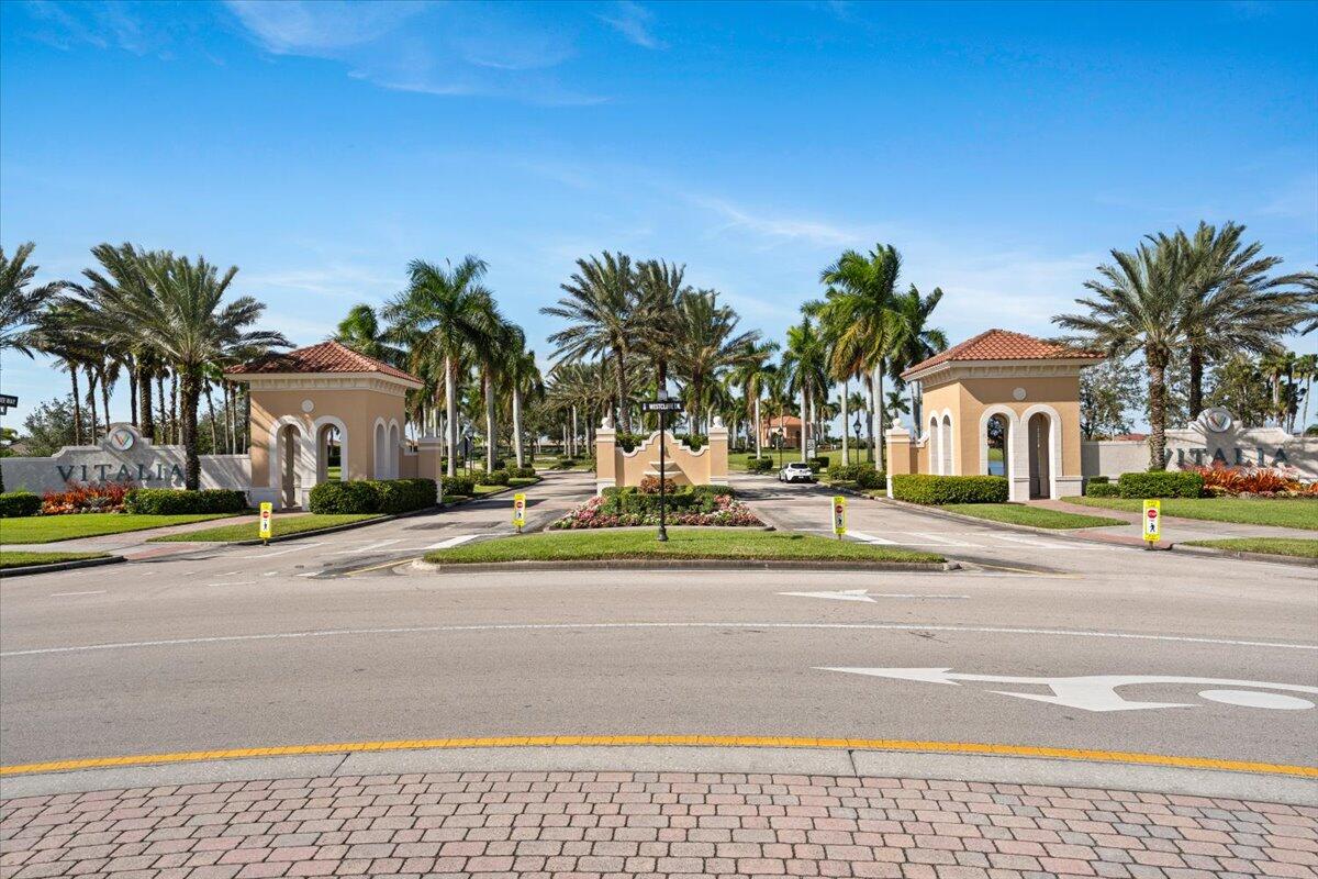 10017 SW Oak Tree Circle