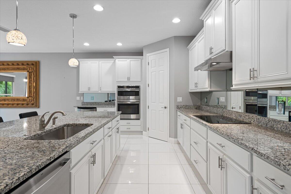 10017 SW Oak Tree Circle