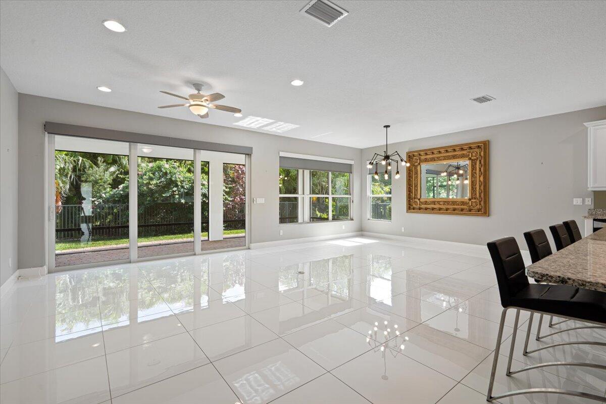 10017 SW Oak Tree Circle