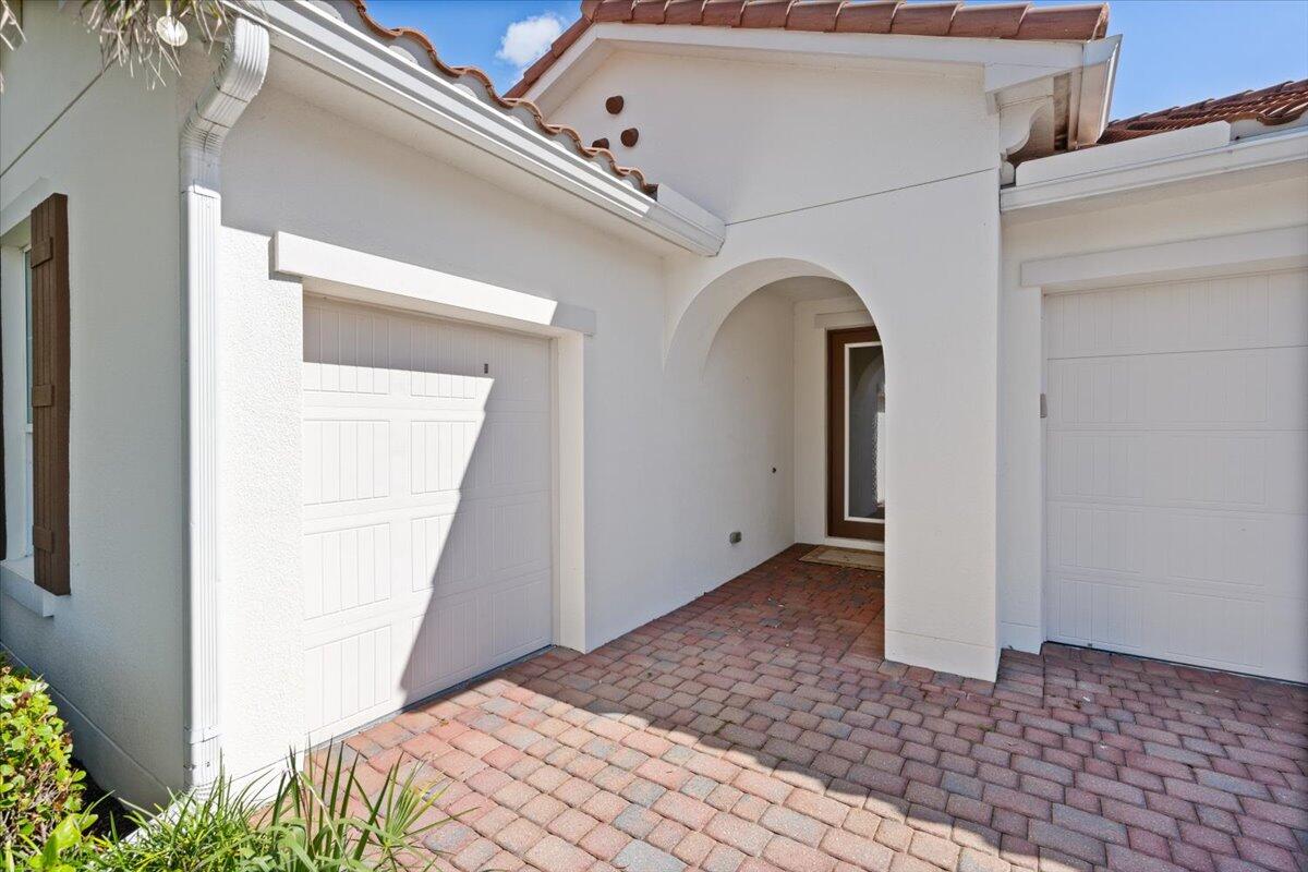 10017 SW Oak Tree Circle