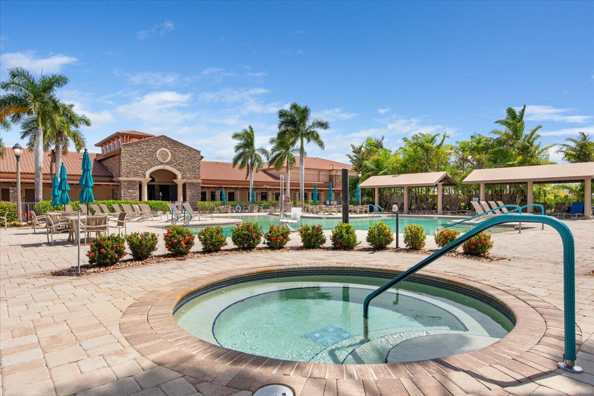 10017 SW Oak Tree Circle