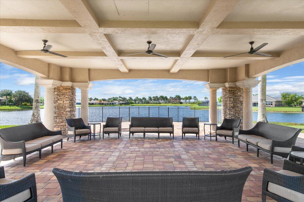 10017 SW Oak Tree Circle