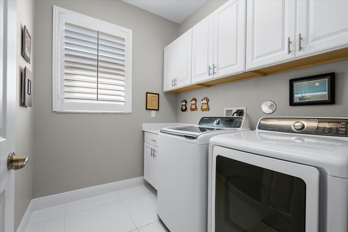 10017 SW Oak Tree Circle