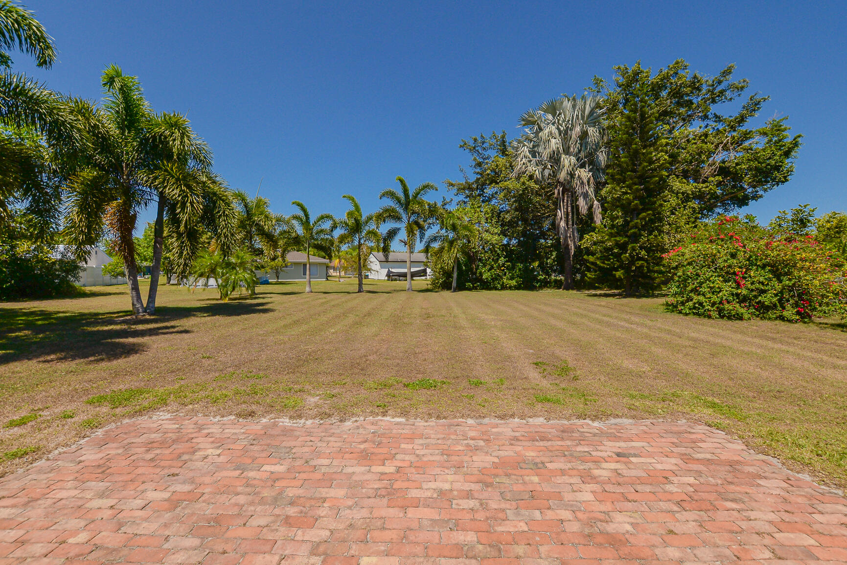 207 SW Bridgeport Drive