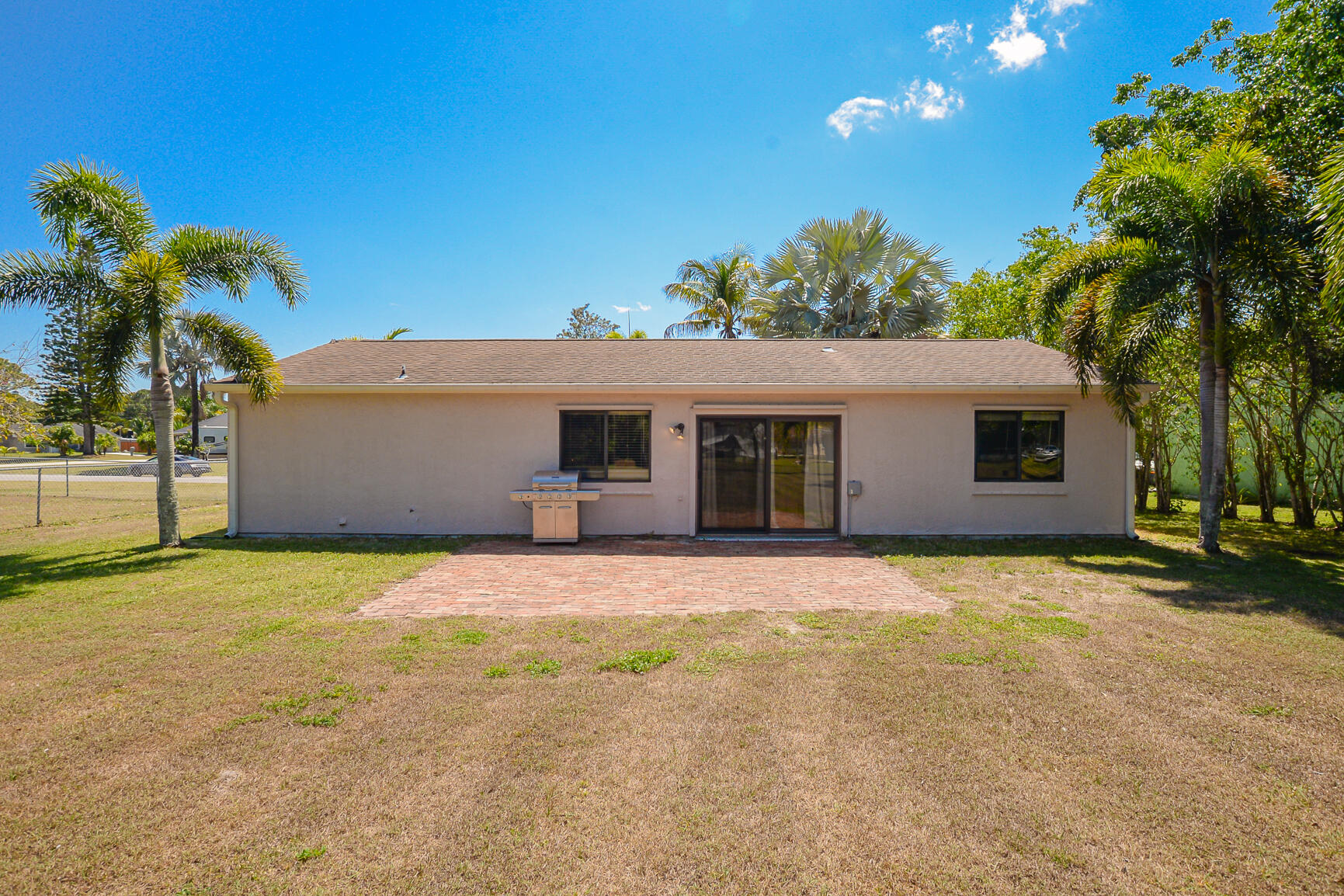 207 SW Bridgeport Drive