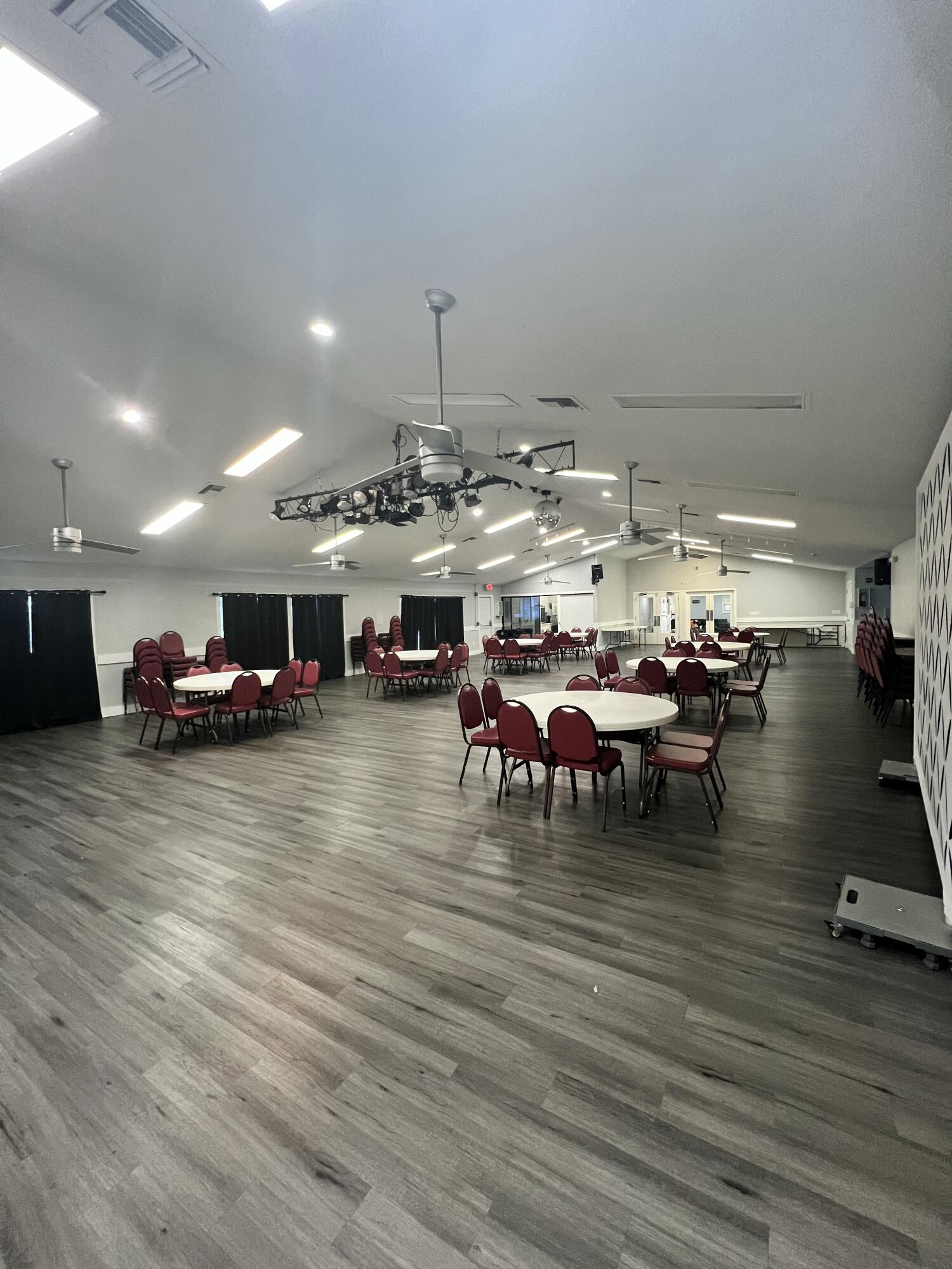 207 SW Bridgeport Drive