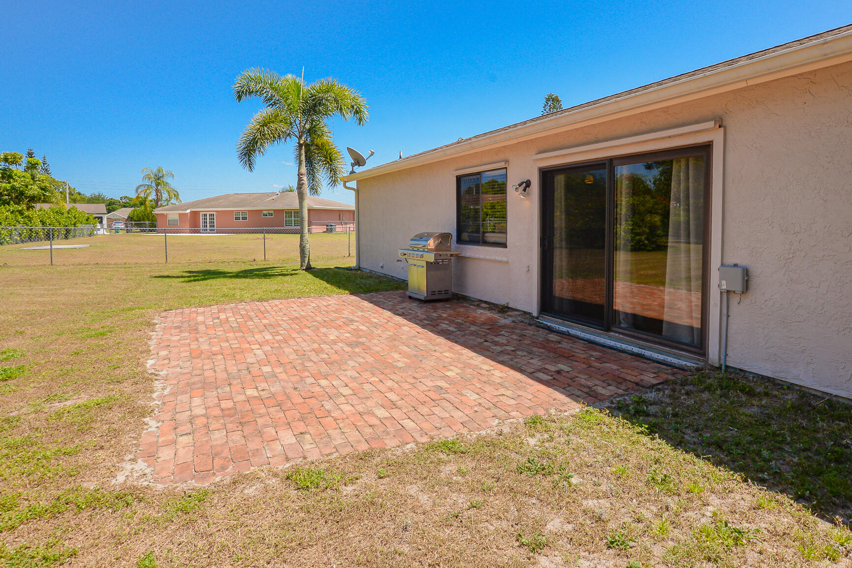 207 SW Bridgeport Drive