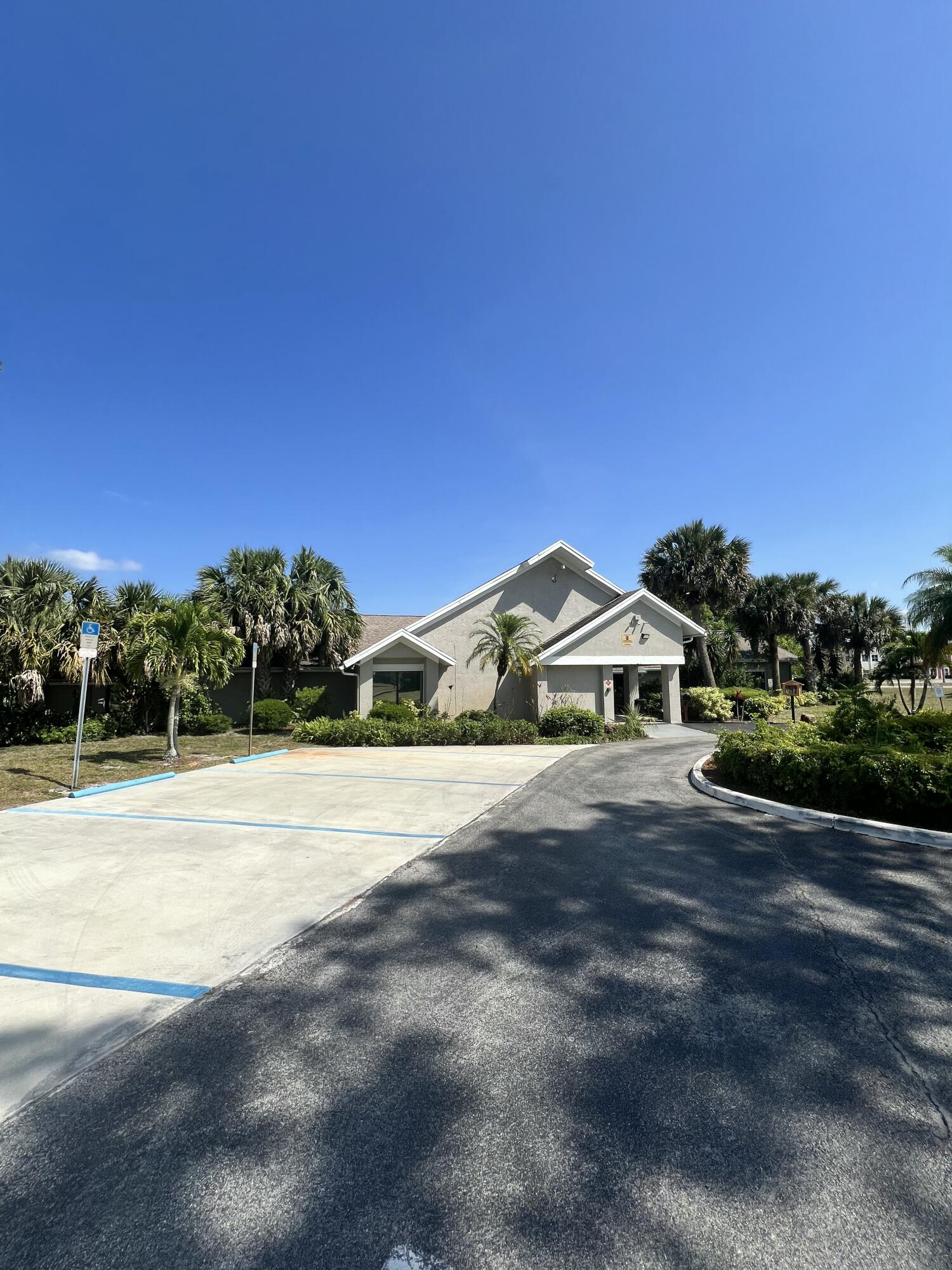 207 SW Bridgeport Drive