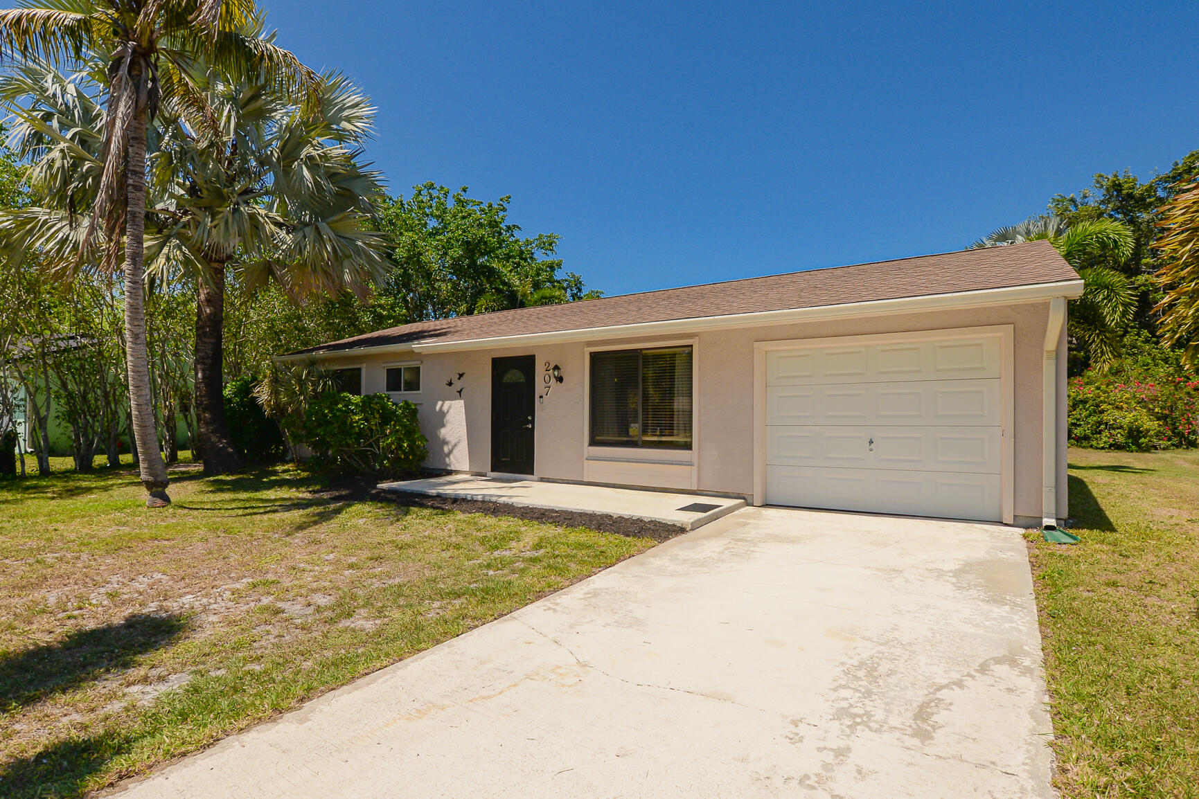 207 SW Bridgeport Drive