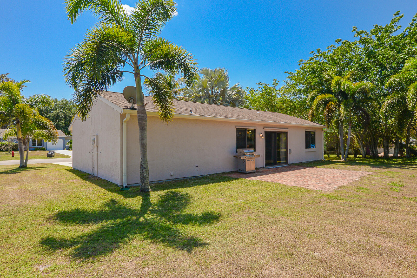 207 SW Bridgeport Drive