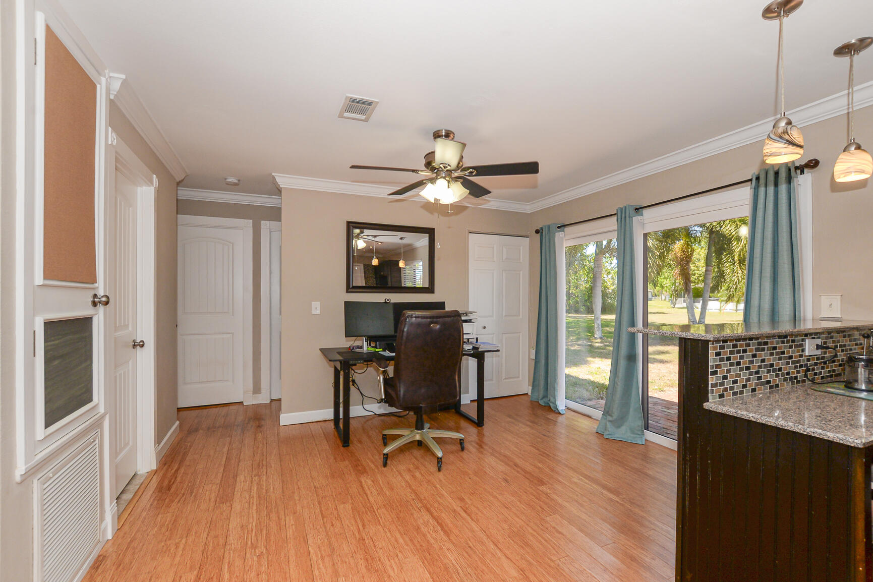 207 SW Bridgeport Drive